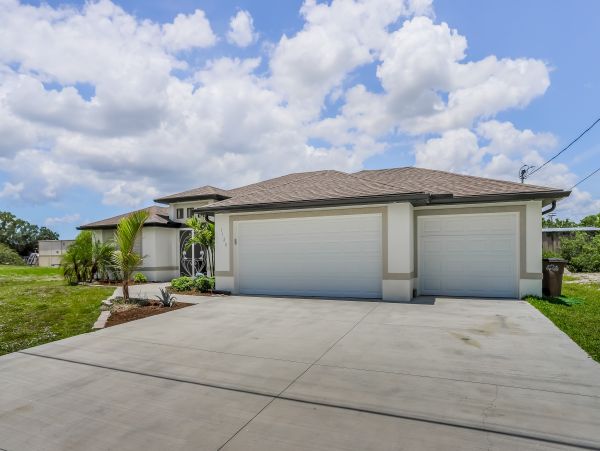 Cape Coral Lovely 3 Bedroom Vacation Home