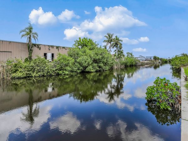 Cape Coral Lovely 3 Bedroom Vacation Home