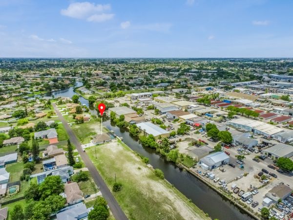 Cape Coral Lovely 3 Bedroom Vacation Home