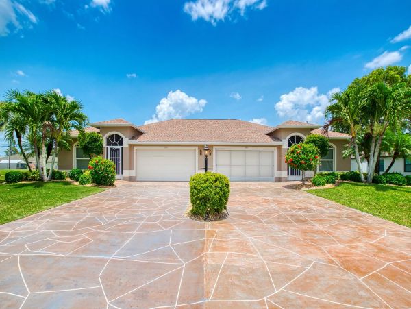 Two Duplex Homes with 5 Bedrooms & Pool