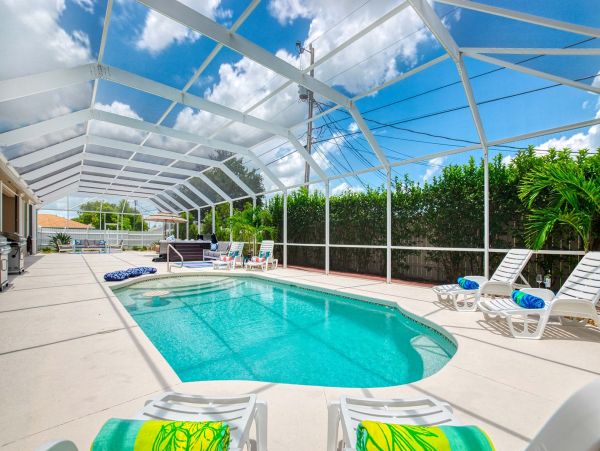 Two Duplex Homes with 5 Bedrooms & Pool