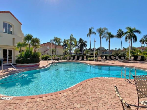 Golf View 2 Bedroom Vacation Rental Sleeps 6