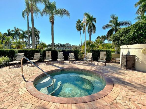Golf View 2 Bedroom Vacation Rental Sleeps 6