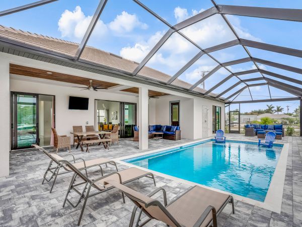 Lovely Pool Home Villa Sleeps 9 Guests
