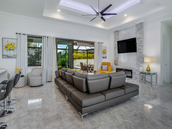 Lovely Pool Home Villa Sleeps 9 Guests