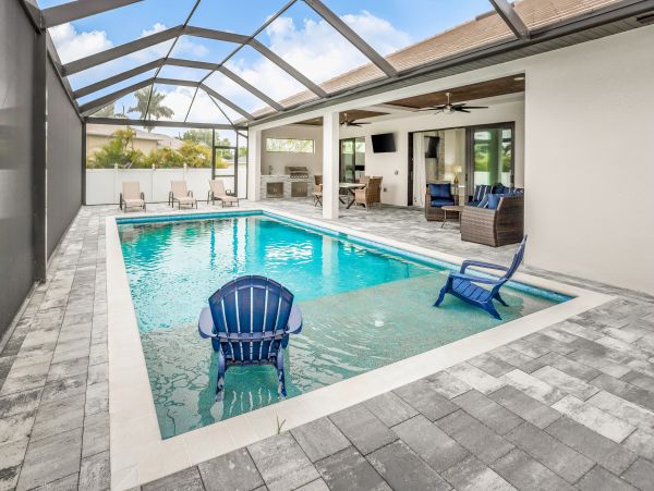 Lovely Pool Home Villa Sleeps 9 Guests