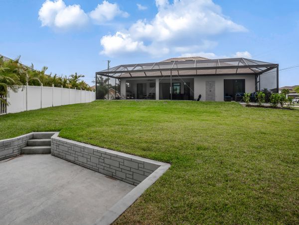 Lovely Pool Home Villa Sleeps 9 Guests
