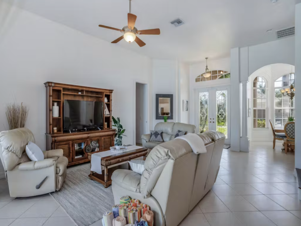 Cape Coral Vacation Pool Home 4 Bedrooms Sleeps 9 Guests
