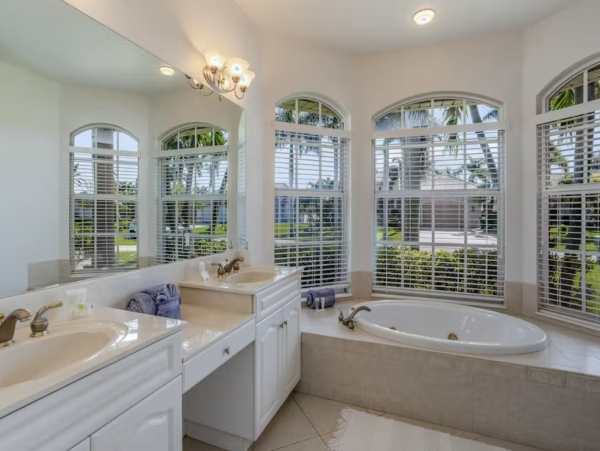Cape Coral Vacation Pool Home 4 Bedrooms Sleeps 9 Guests