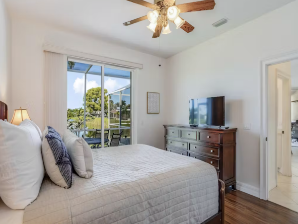 Cape Coral Vacation Pool Home 4 Bedrooms Sleeps 9 Guests