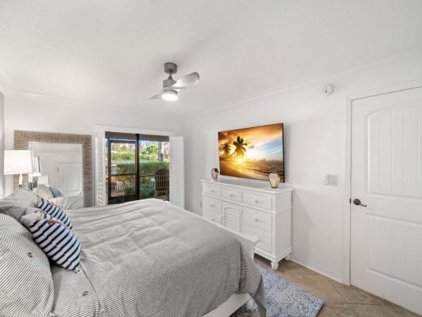 First Floor 2 Bedroom Condo in St. Petersburg