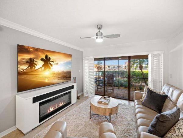 First Floor 2 Bedroom Condo in St. Petersburg