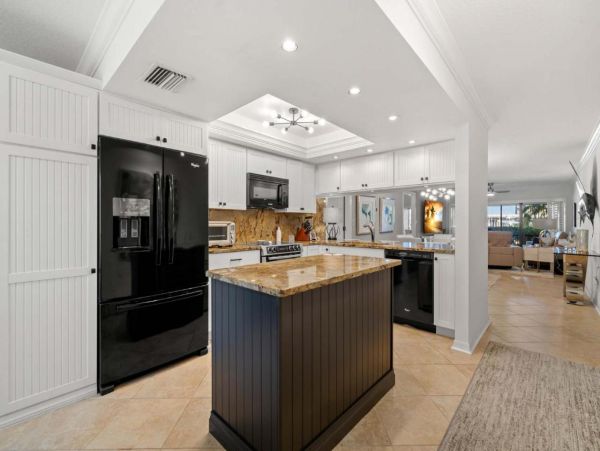 First Floor 2 Bedroom Condo in St. Petersburg