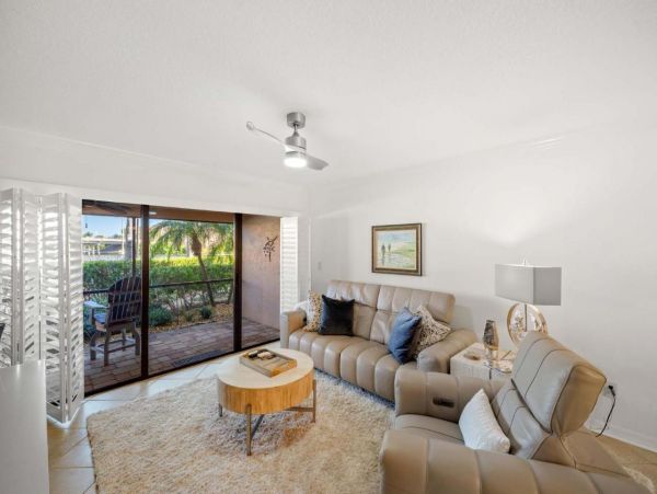 First Floor 2 Bedroom Condo in St. Petersburg