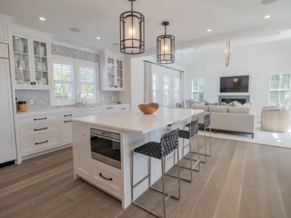 Nantucket Luxury Main House & Guest Cottage