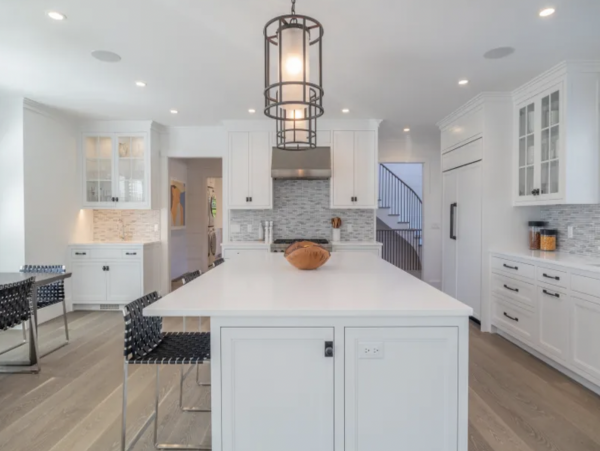 Nantucket Luxury Main House & Guest Cottage