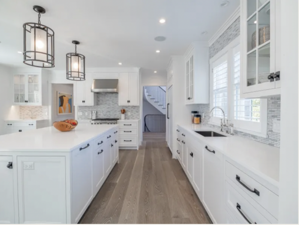 Nantucket Luxury Main House & Guest Cottage