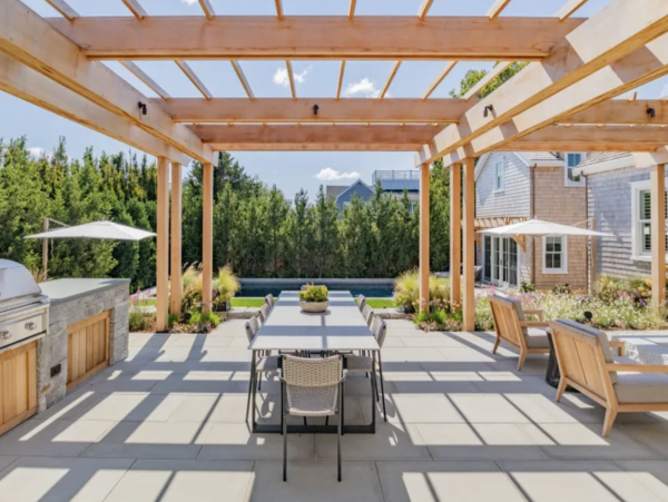 Nantucket Luxury Main House & Guest Cottage