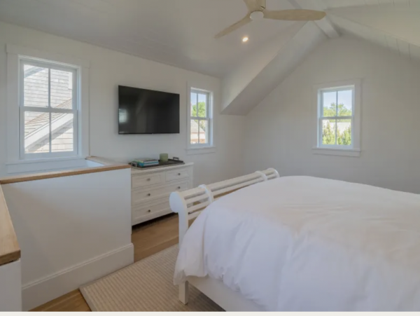 Nantucket Luxury Main House & Guest Cottage