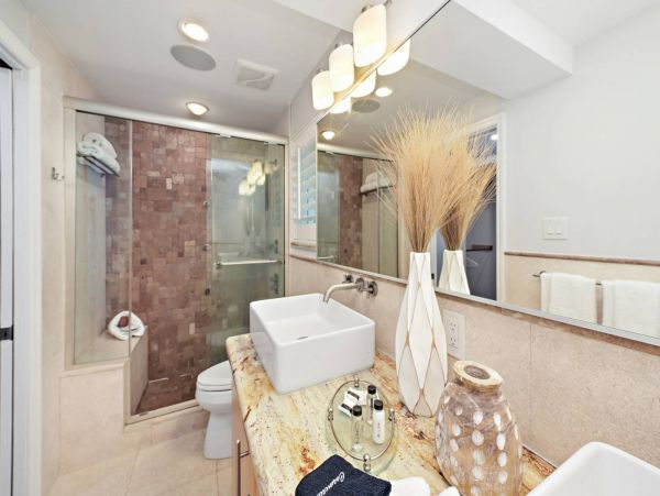 Luxury Vacation Pool Home in Fort Lauderdale Sleeps 8 Guests