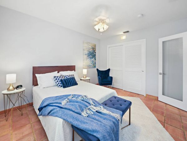 Luxury Vacation Pool Home in Fort Lauderdale Sleeps 8 Guests