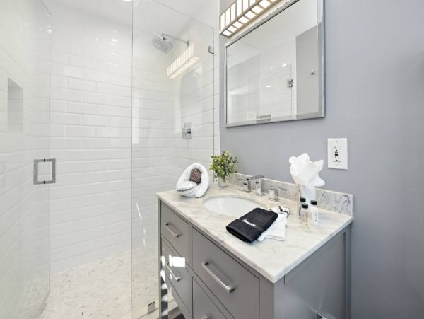 Luxury Vacation Pool Home in Fort Lauderdale Sleeps 8 Guests