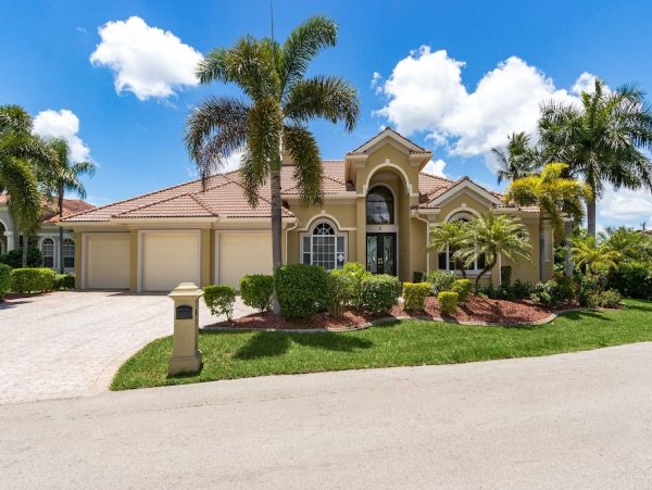 Luxurious Cape Coral Vacation Home with Pool and Boat Dock