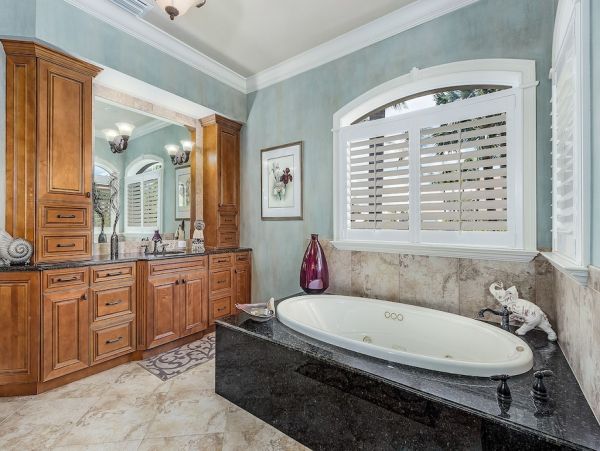 Luxurious Cape Coral Vacation Home with Pool and Boat Dock