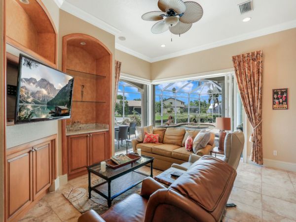 Luxurious Cape Coral Vacation Home with Pool and Boat Dock
