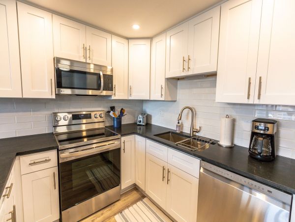 Siesta Key Vacation Condo with Communal Pool and Tennis Court