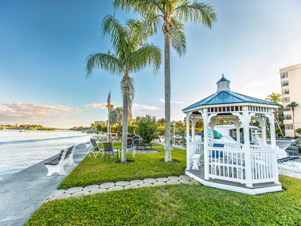 Siesta Key Vacation Condo with Communal Pool and Tennis Court