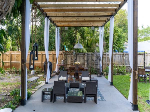 Family-Friendly Two-Bedroom Retreat in Fort Lauderdale