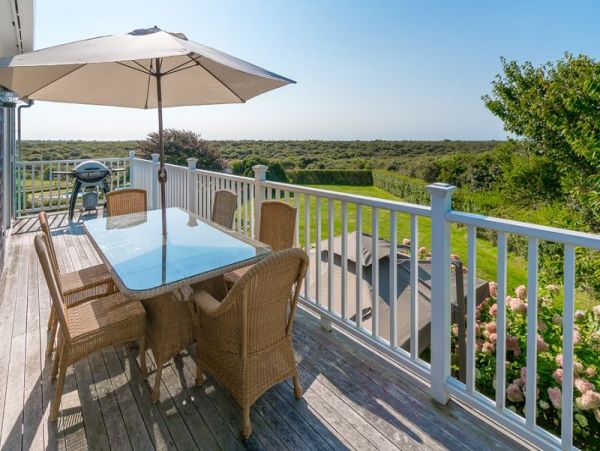 Nantucket Home 1045977