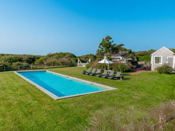 Nantucket Home 1045977