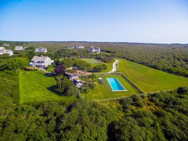 Nantucket Home 1045977