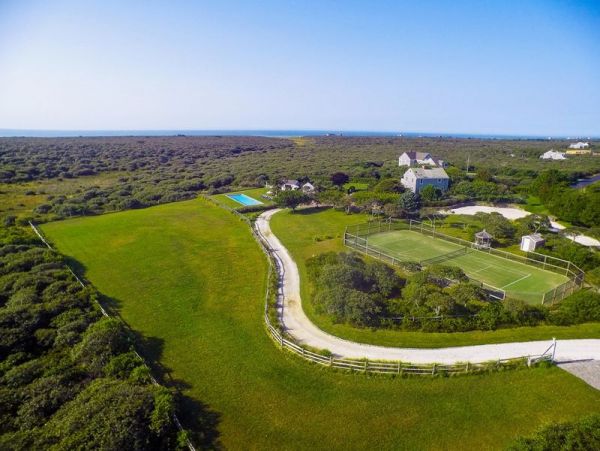 Nantucket Home 1045977