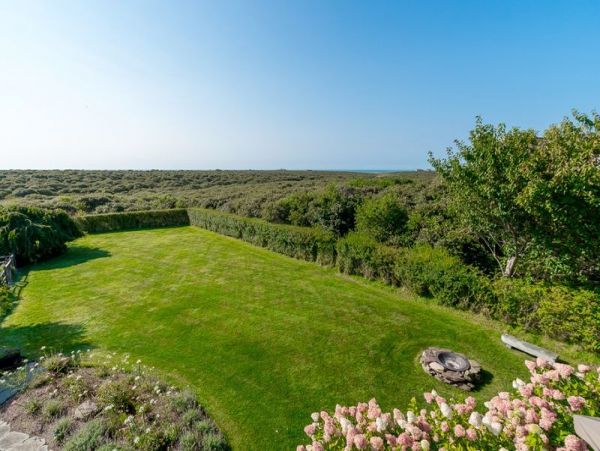 Nantucket Home 1045977