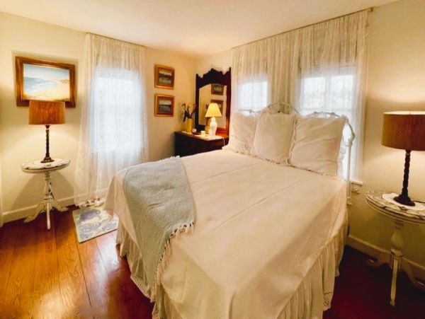 Nantucket Home 1045977