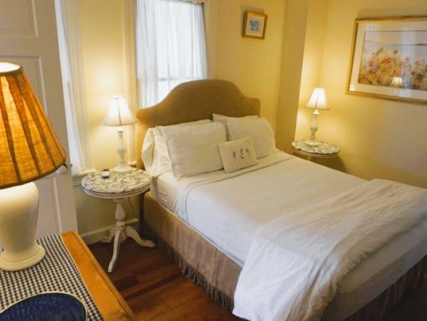 Nantucket Home 1045977