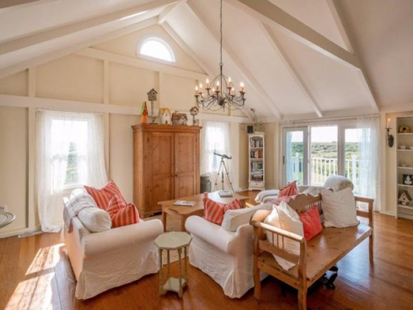 Nantucket Home 1045977