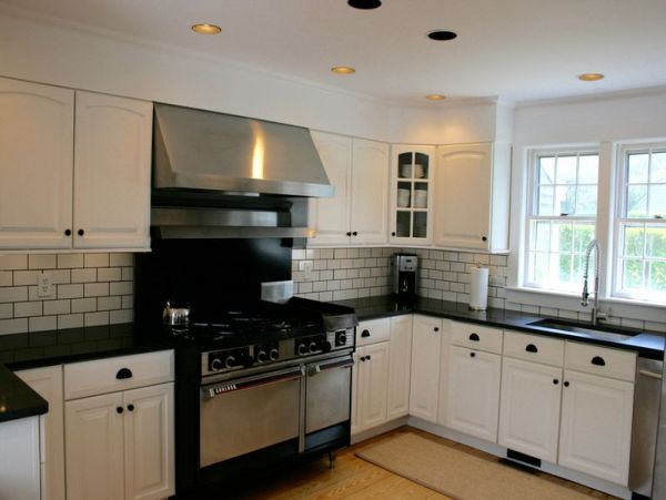 Charming Naushop Home Sleeps 10 Guests Four bedrooms