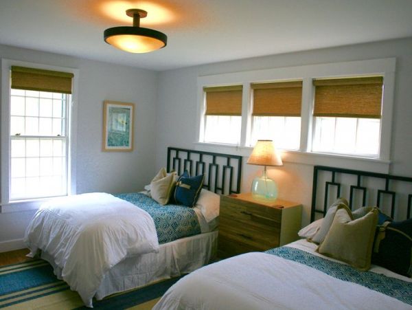 Charming Naushop Home Sleeps 10 Guests Four bedrooms