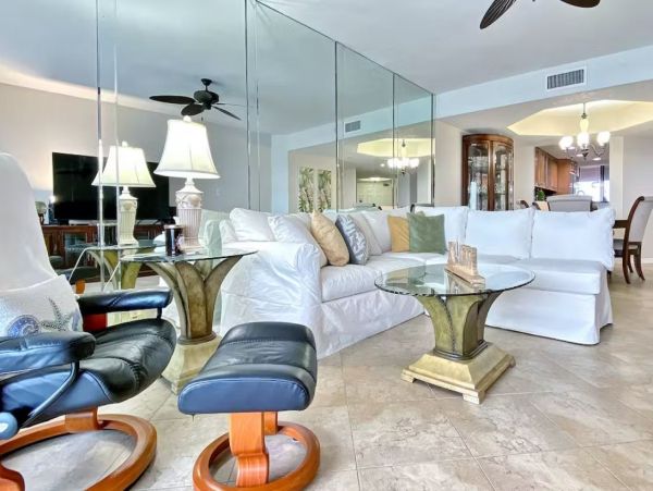 Clearwater 2 Bedroom Vacation Condo on Beach with Views