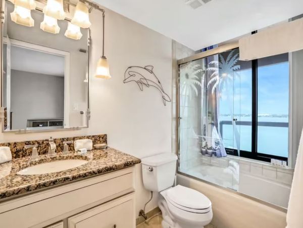 Clearwater 2 Bedroom Vacation Condo on Beach with Views