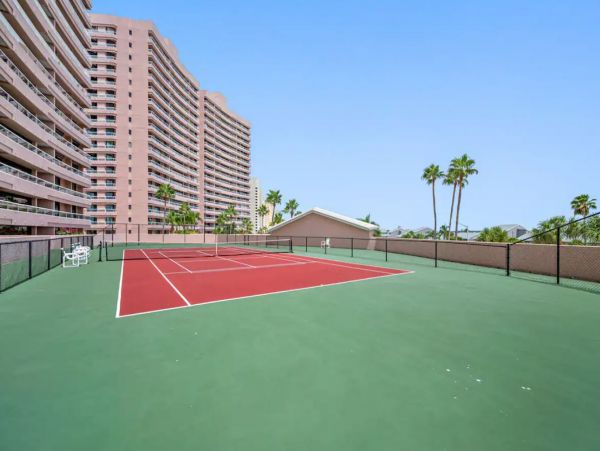 Clearwater 2 Bedroom Vacation Condo on Beach with Views