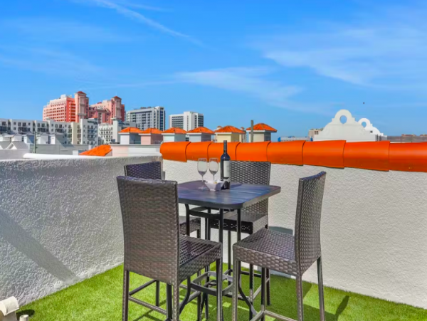 Three Bedroom Bayfront Vacation Home in Clearwater Beach