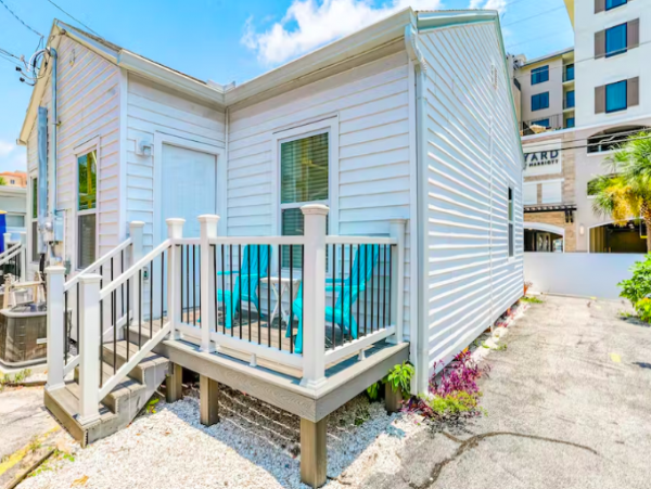 Updated duplex walking distance to beach, bars and dining