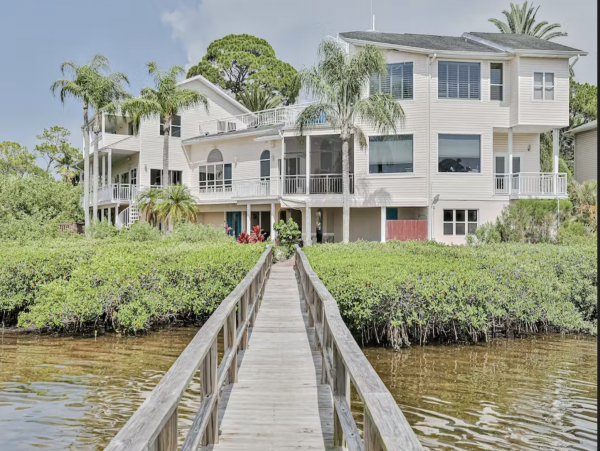 Luxury 6,000 St Ft Waterfront Villa Palm Harbor