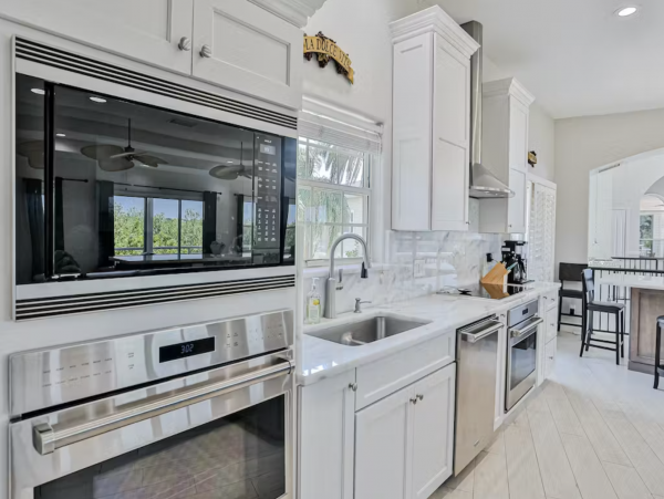 Luxury 6,000 St Ft Waterfront Villa Palm Harbor