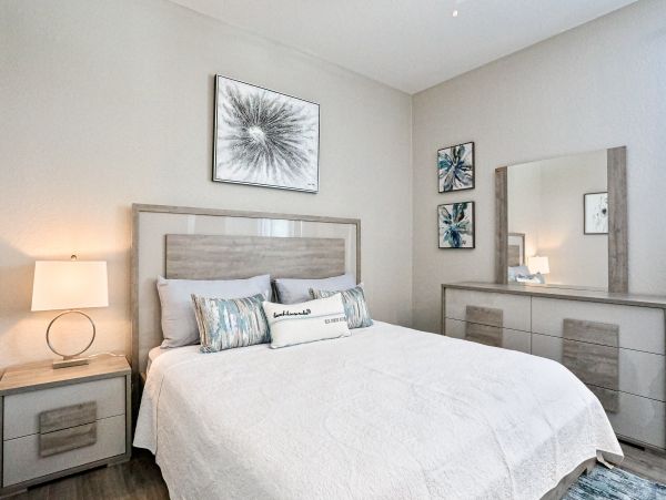 Lovely 3 BR-2BA Retreat in Clearwater Close to Beach